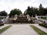 Chateaux Cesky Krumlov fountain